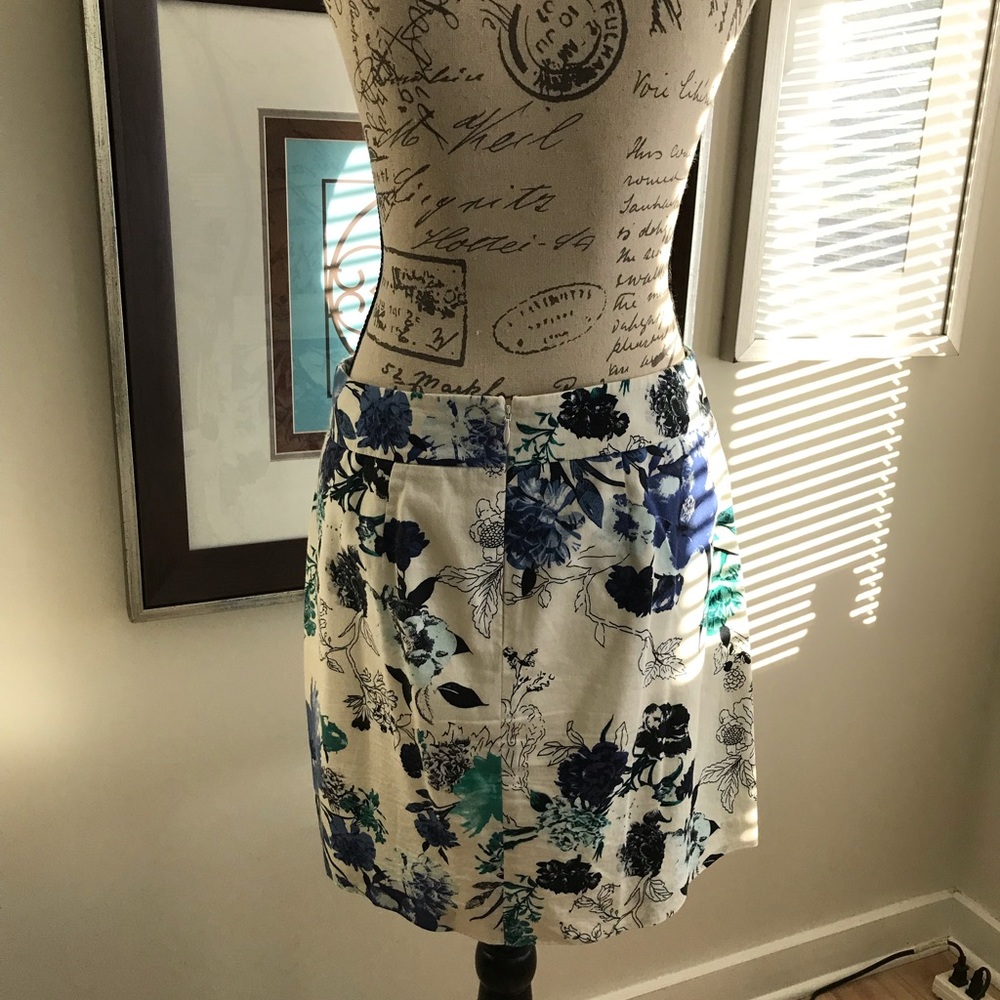 Loft Skirt - Picture 3 of 6